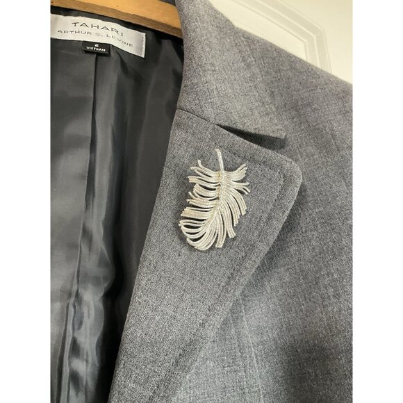 vintage MONET Silvertone FEATHER leaf spruce needle PIN‎ BROOCH Signed - Picture 2 of 6